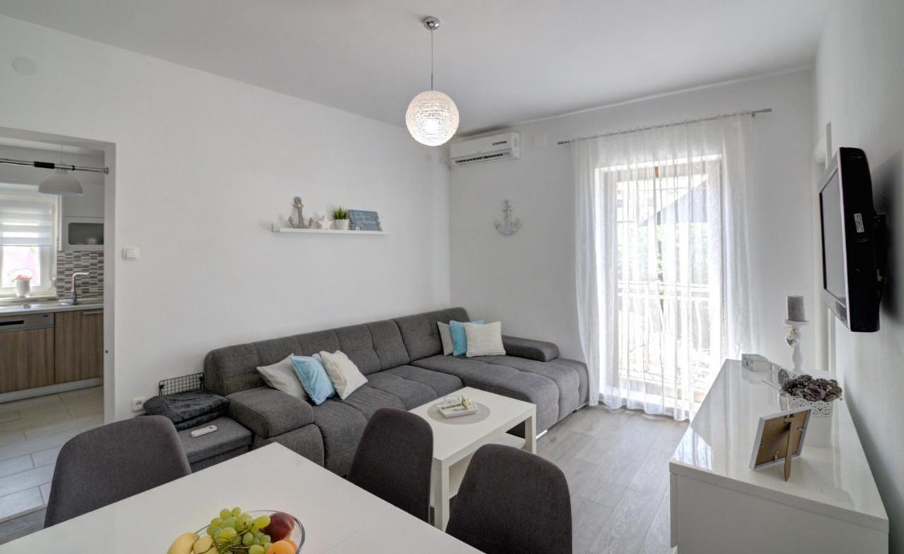 Apartman Luka Свети Юрай Екстериор снимка
